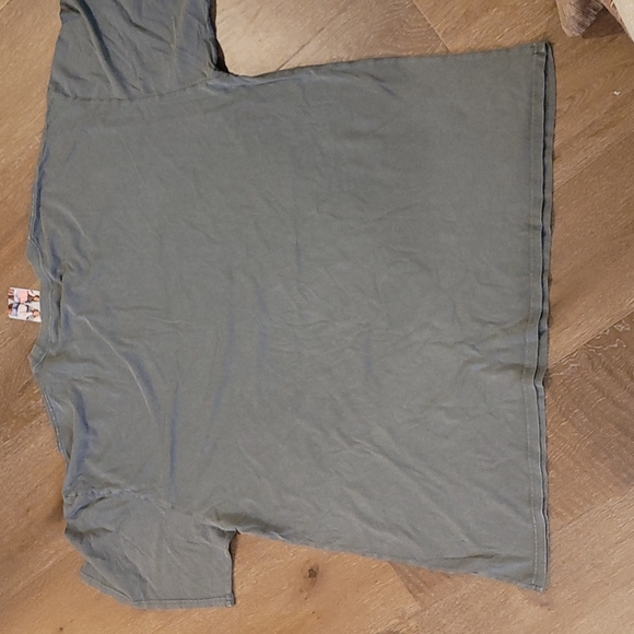 NWT Oversized Rocker tee Distressed Look - Picture 2 of 6